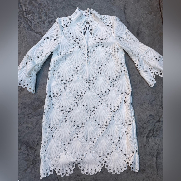 guipure lace dress with a large pattern White Eyelet - Picture 10 of 11